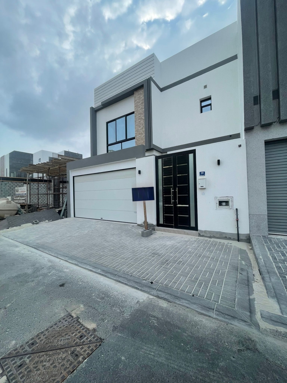  Villa For Sale In Busaiteen - 1561