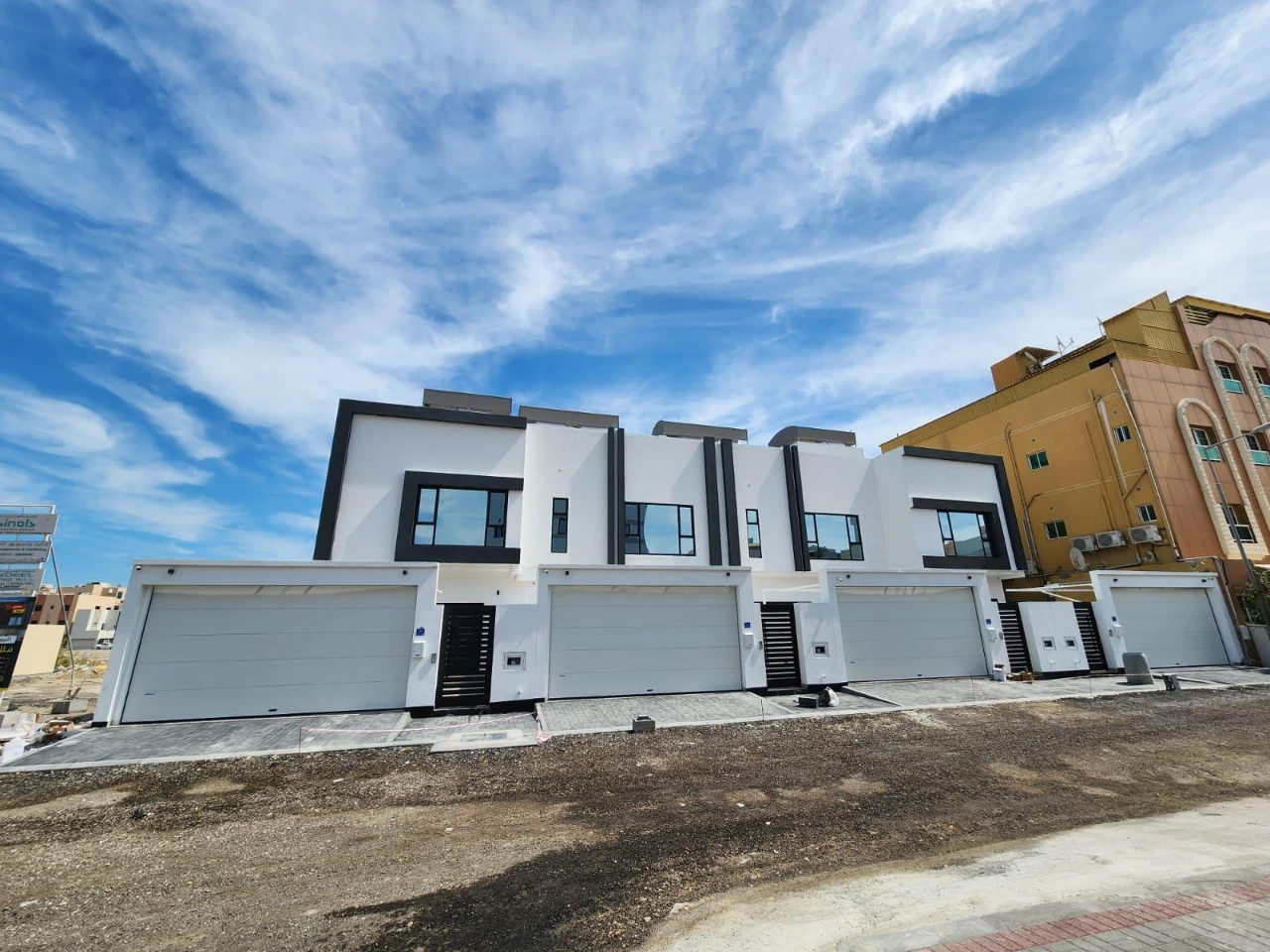  Villa For Sale In Sar - 2309